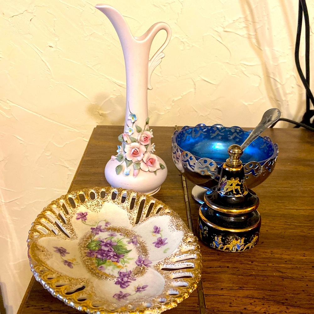 4pc Knickknack Collectibles, Lefton Japan Bud Vase, Soap Holder, Perfume Holder